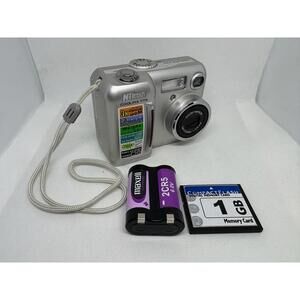 Nikon Coolpix 775 Digital Camera Silver 1GB Memory Card New Battery Tested C121